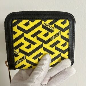 VERSACE Two Way Compact Wallet Belt Bag Box Dust Bag BNWOT